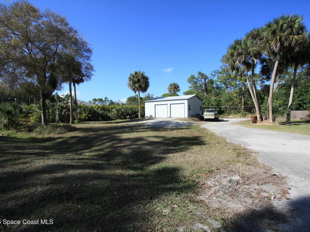 8205 93rd Avenue, Vero Beach, FL 32967