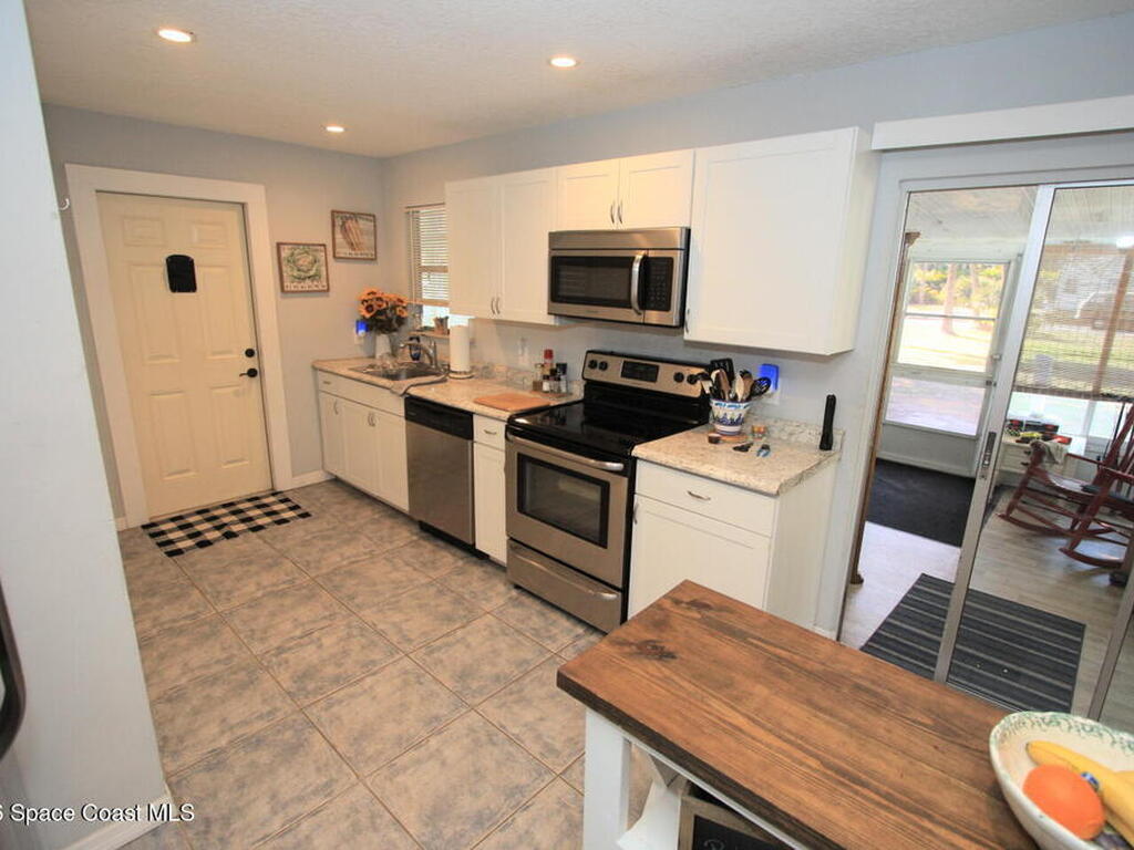 8205 93rd Avenue, Vero Beach, FL 32967