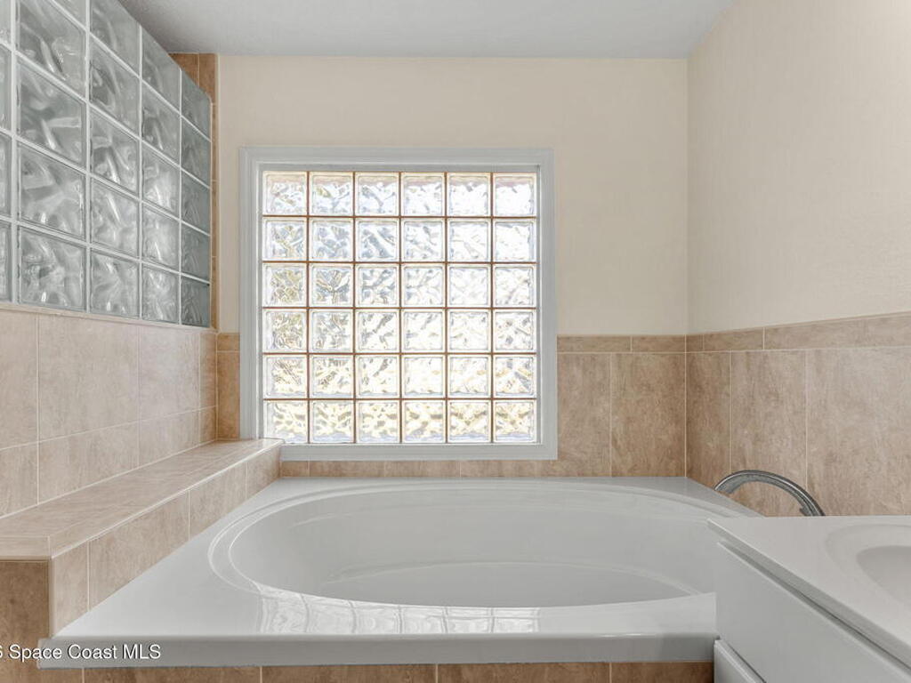 921 S Brevard Avenue, Cocoa Beach, FL 32931