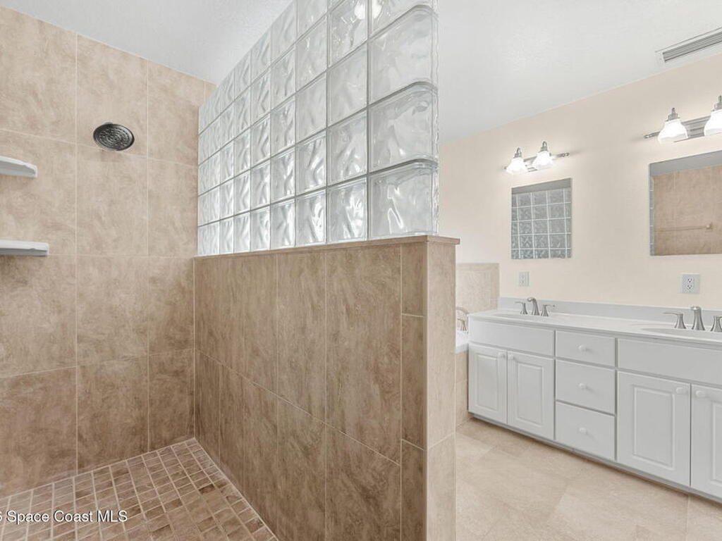 921 S Brevard Avenue, Cocoa Beach, FL 32931