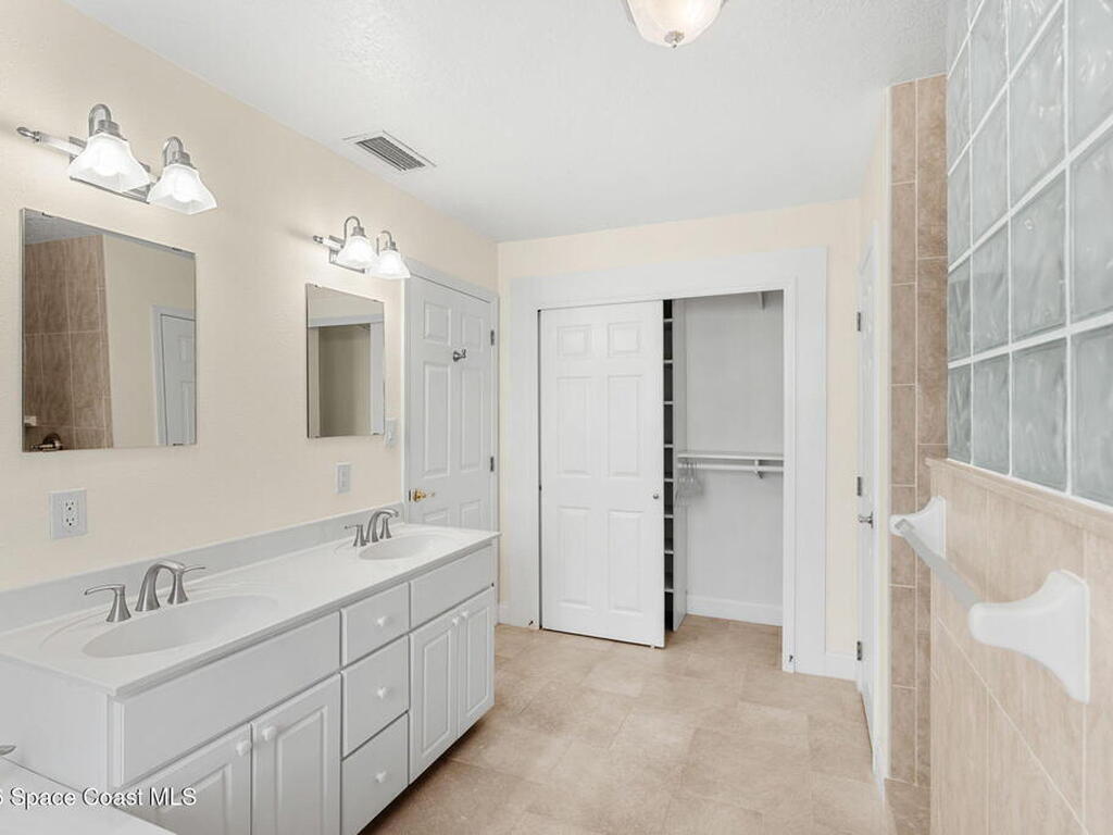 921 S Brevard Avenue, Cocoa Beach, FL 32931