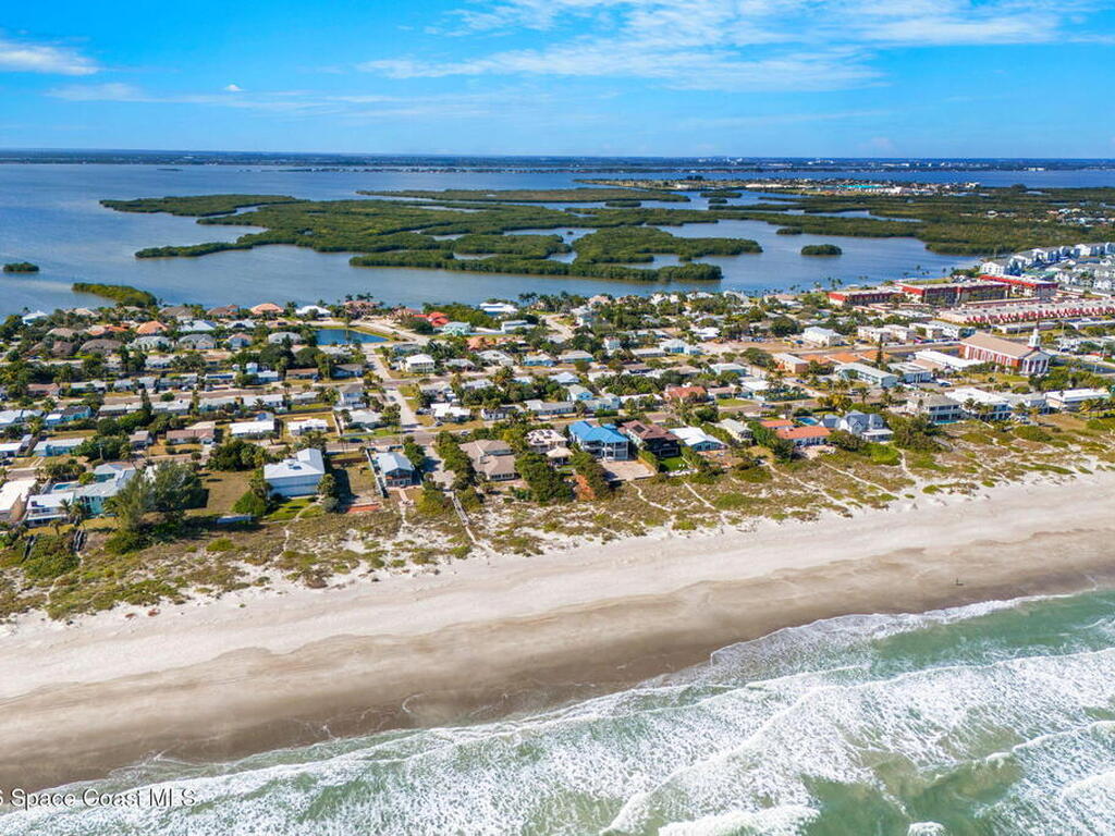 921 S Brevard Avenue, Cocoa Beach, FL 32931