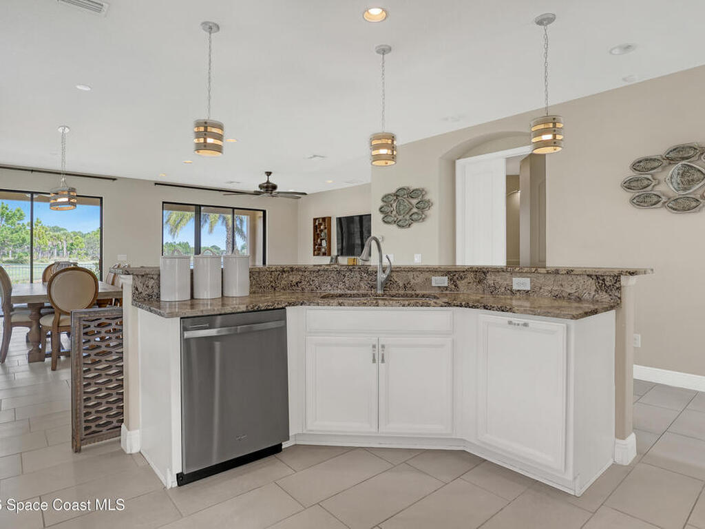 7922 Strom Park Drive, Melbourne, FL 32940