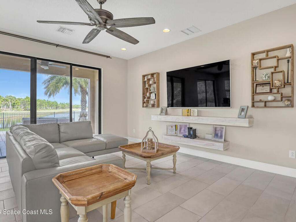 7922 Strom Park Drive, Melbourne, FL 32940