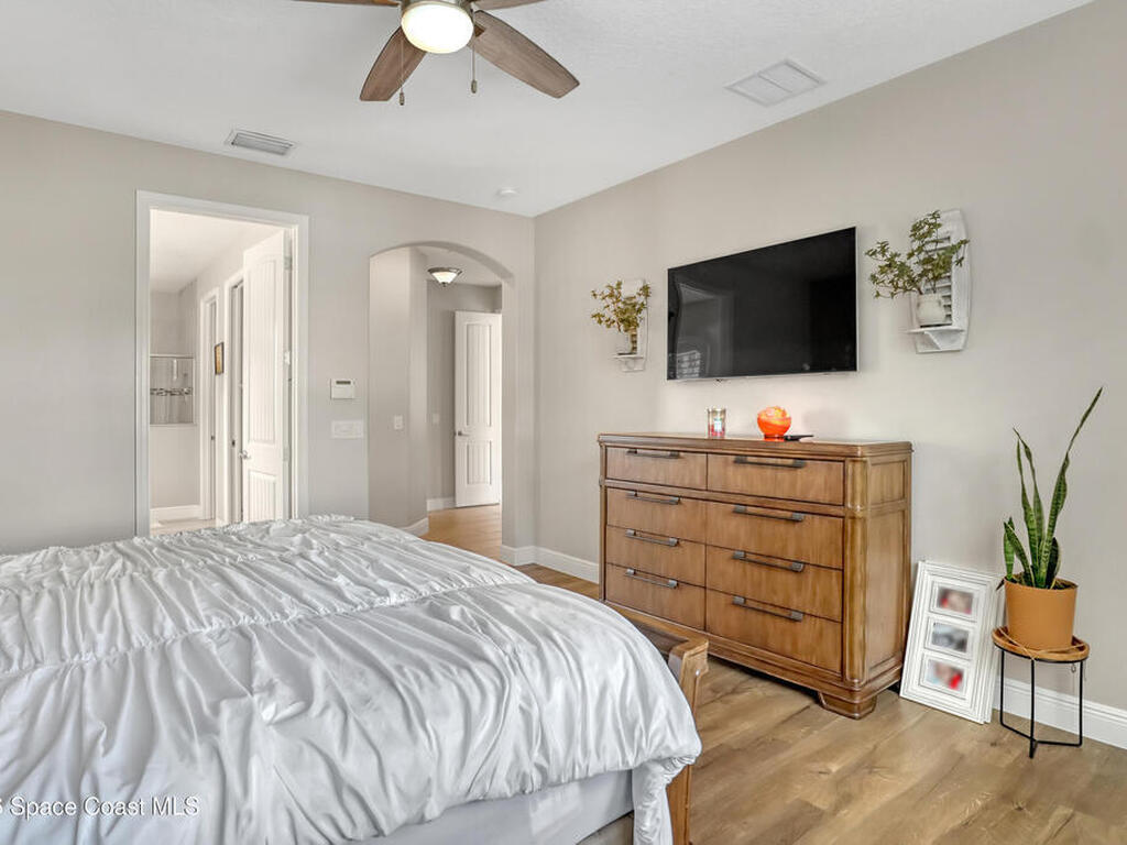 7922 Strom Park Drive, Melbourne, FL 32940