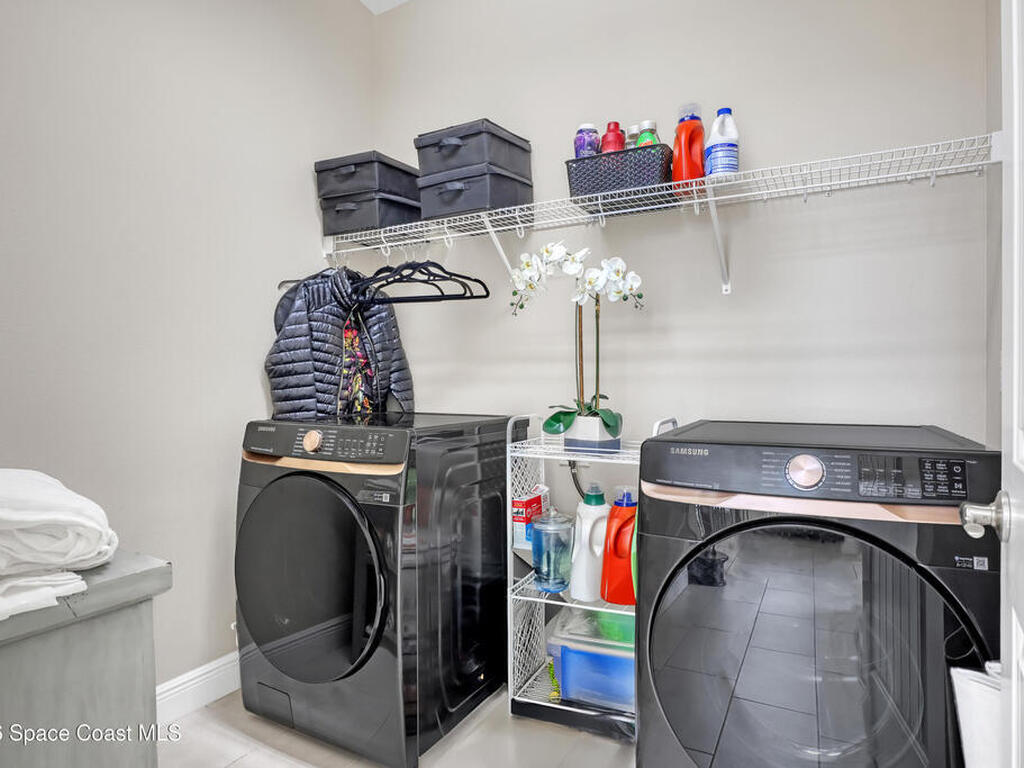 7922 Strom Park Drive, Melbourne, FL 32940