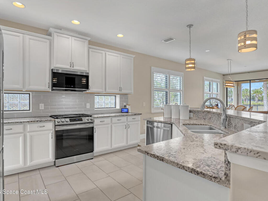 7922 Strom Park Drive, Melbourne, FL 32940