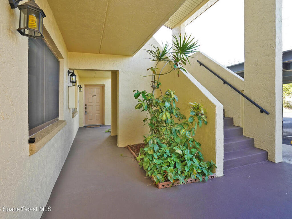 220 S 5th Street, Cocoa Beach, FL 32931