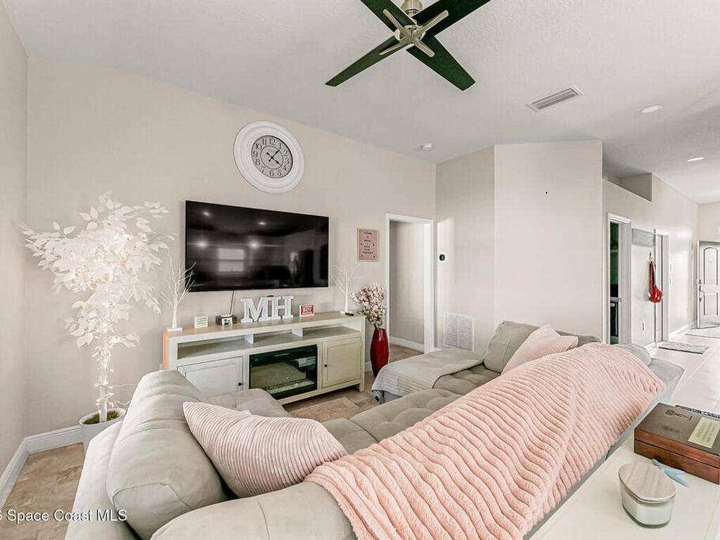 1636 Alaqua Way, Melbourne, FL 32904