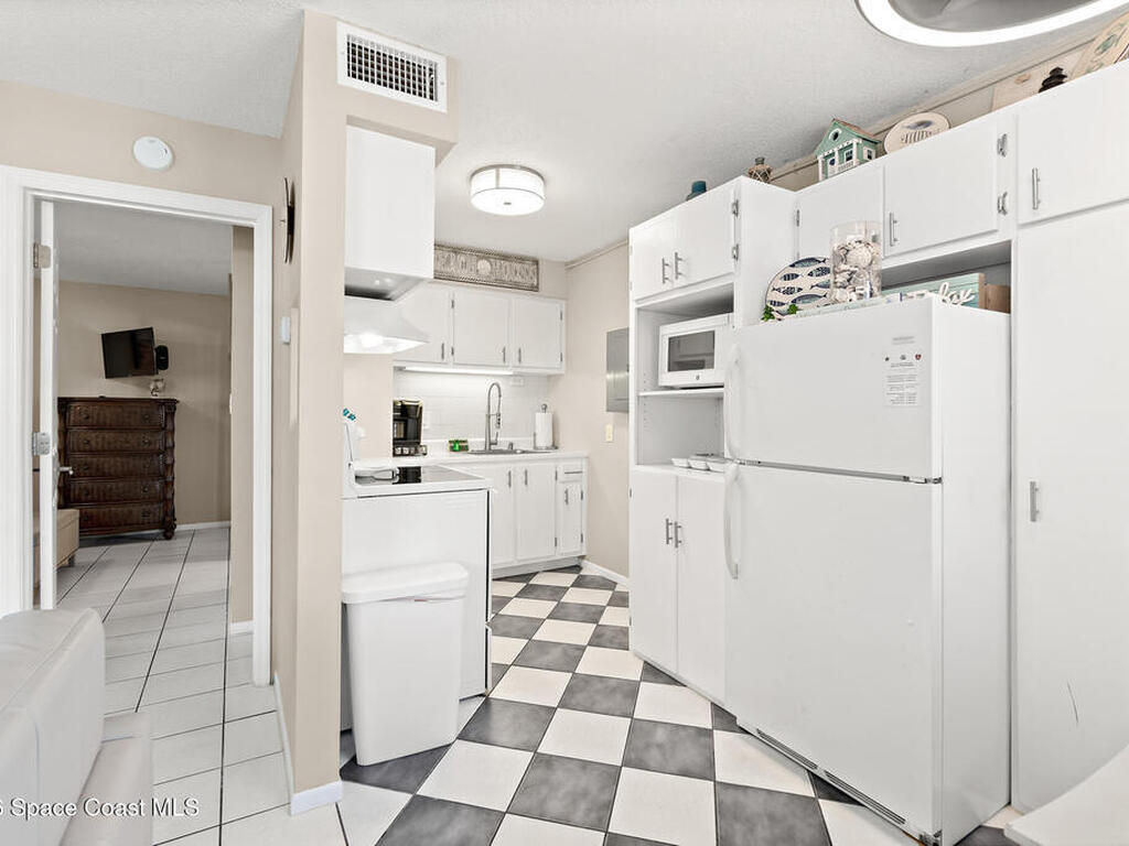 425 Tyler Avenue, Cape Canaveral, FL 32920