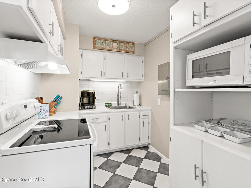 425 Tyler Avenue, Cape Canaveral, FL 32920