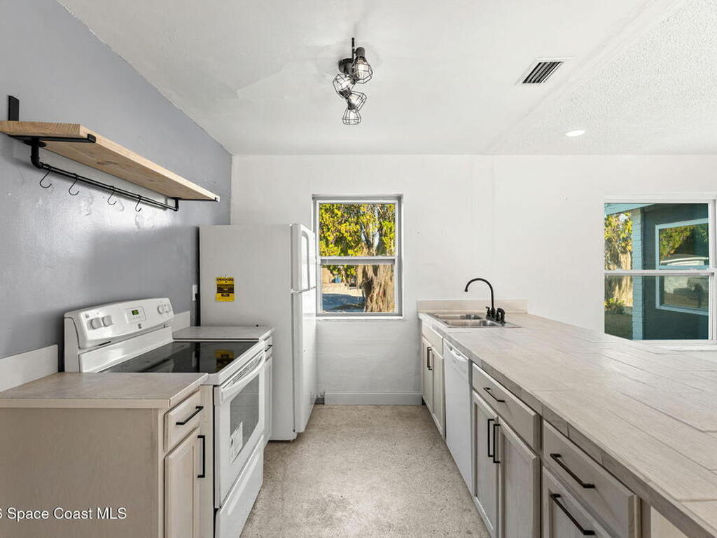 1049 Cabot Drive, Palm Bay, FL 32905