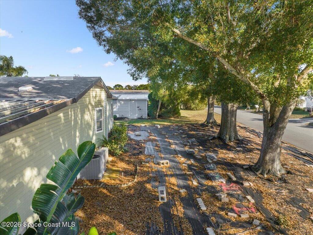925 Evergreen Street, Barefoot Bay, FL 32976
