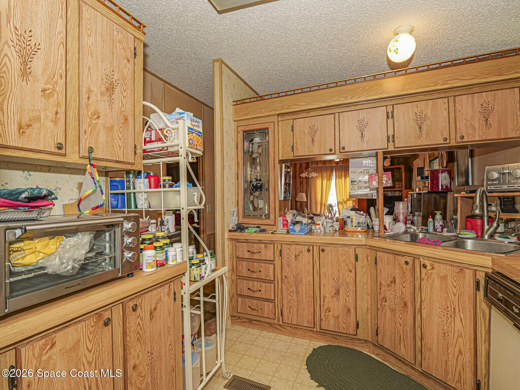 37 Sapphire Street, Melbourne, FL 32904