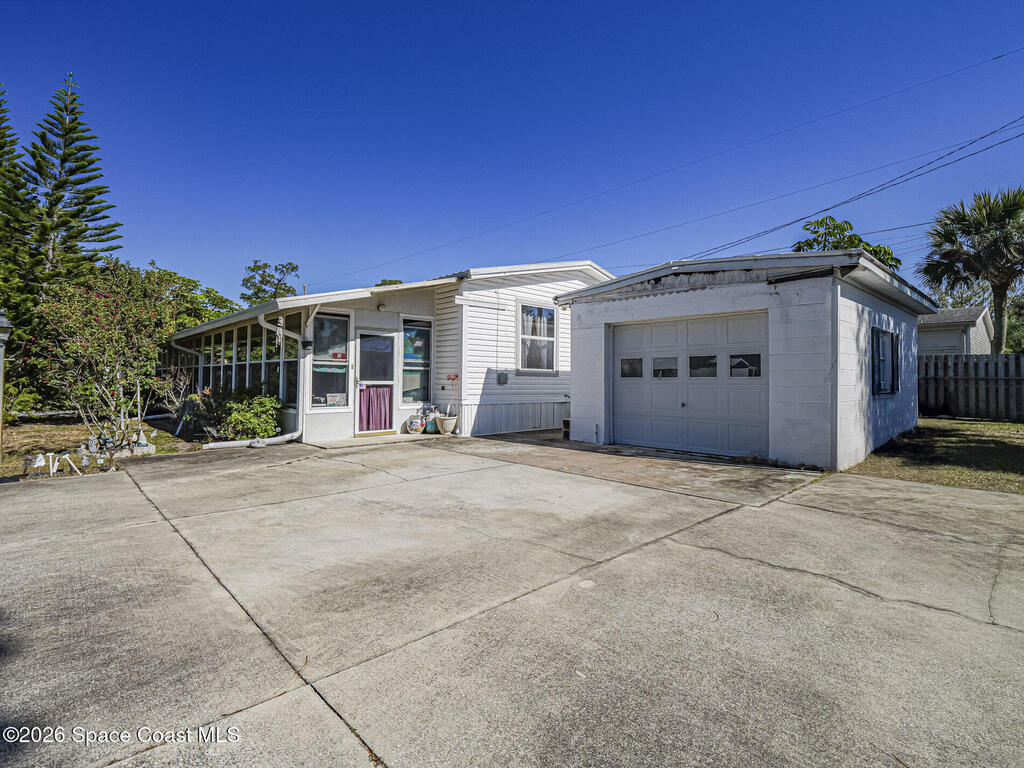 37 Sapphire Street, Melbourne, FL 32904