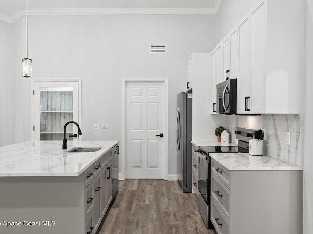 3050 Kershaw Court, Melbourne, FL 32934