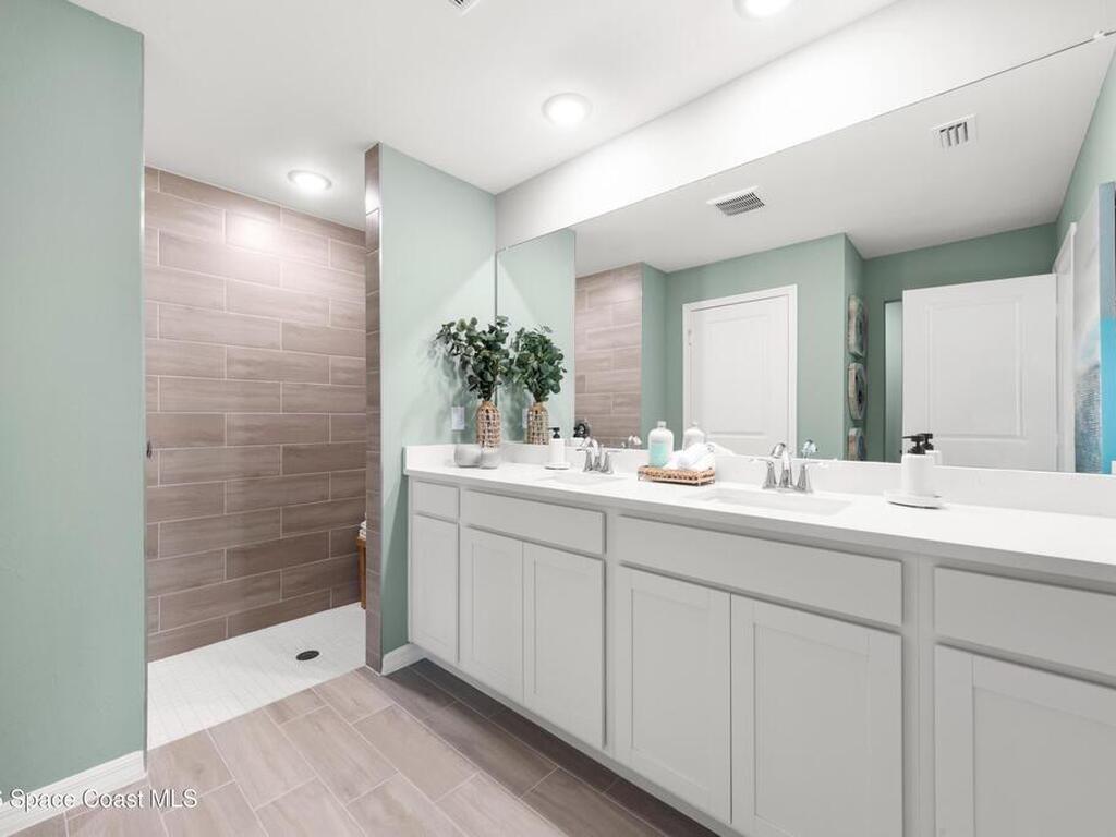 554 Garbelmann Street, Palm Bay, FL 32908