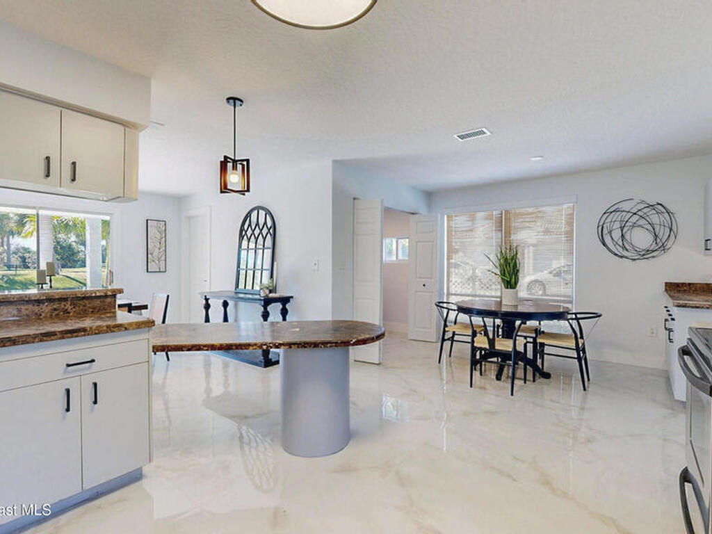 807 W Central Boulevard, Cape Canaveral, FL 32920