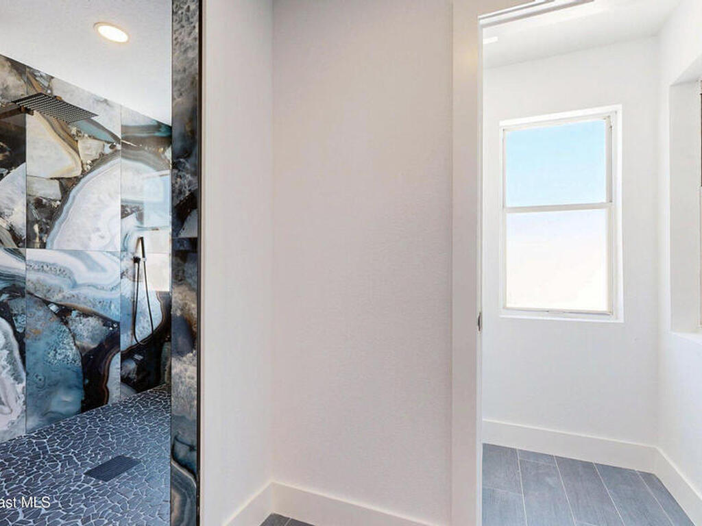 807 W Central Boulevard, Cape Canaveral, FL 32920