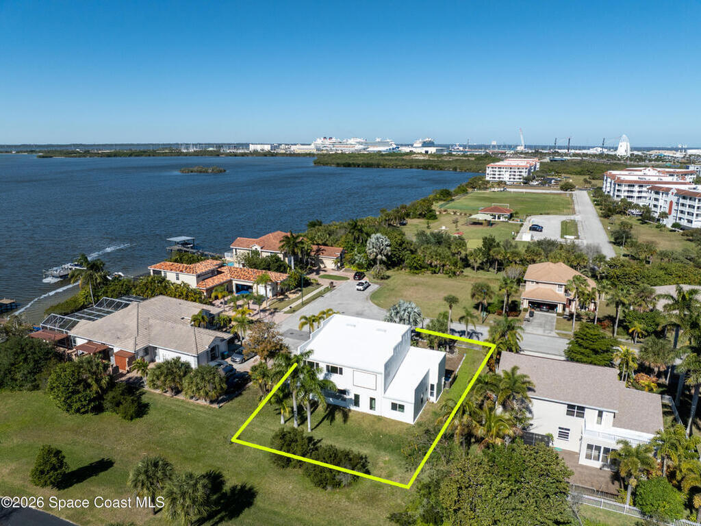 807 W Central Boulevard, Cape Canaveral, FL 32920