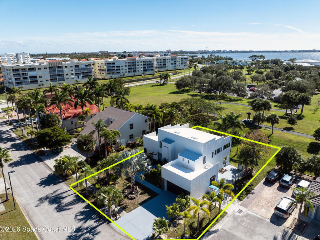 807 W Central Boulevard, Cape Canaveral, FL 32920