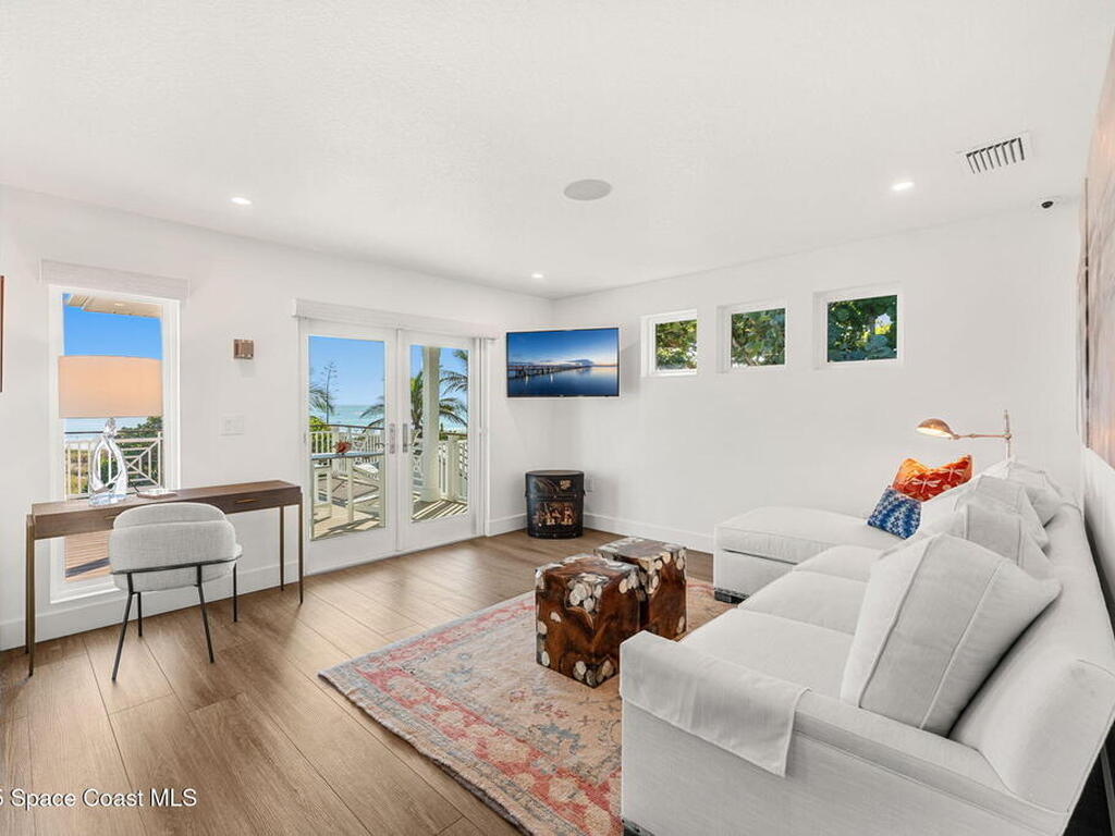 1081 S Atlantic Avenue, Cocoa Beach, FL 32931