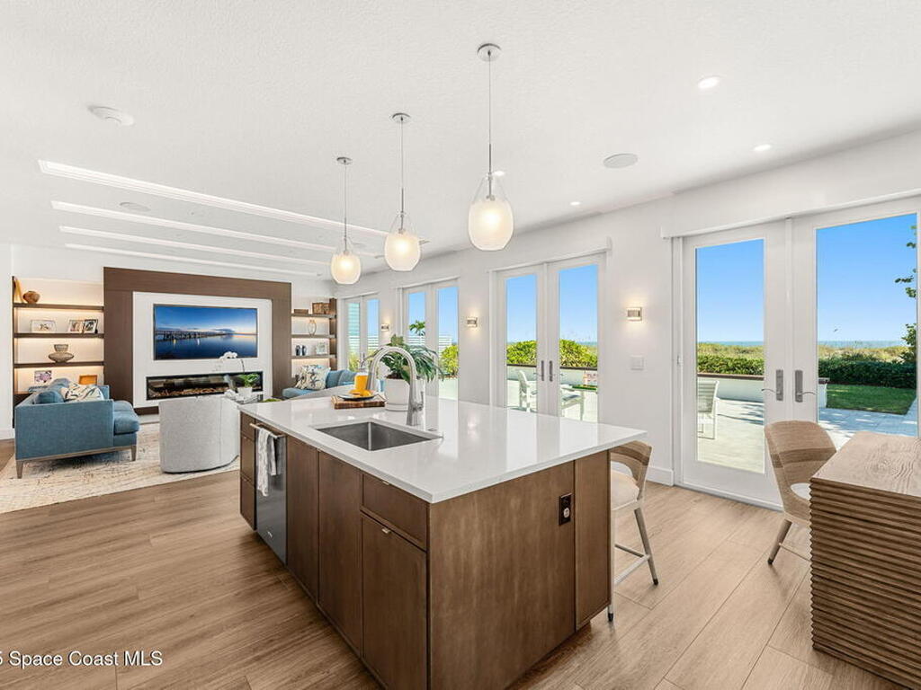 1081 S Atlantic Avenue, Cocoa Beach, FL 32931