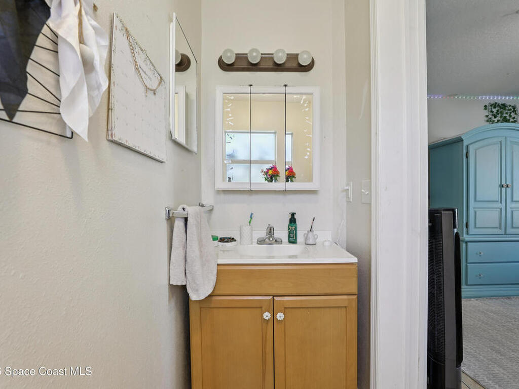 527 Jackson Avenue, Satellite Beach, FL 32937