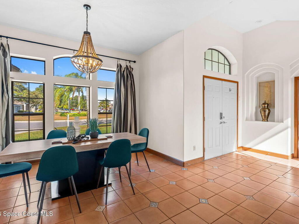 510 Lake Victoria Circle, Melbourne, FL 32940