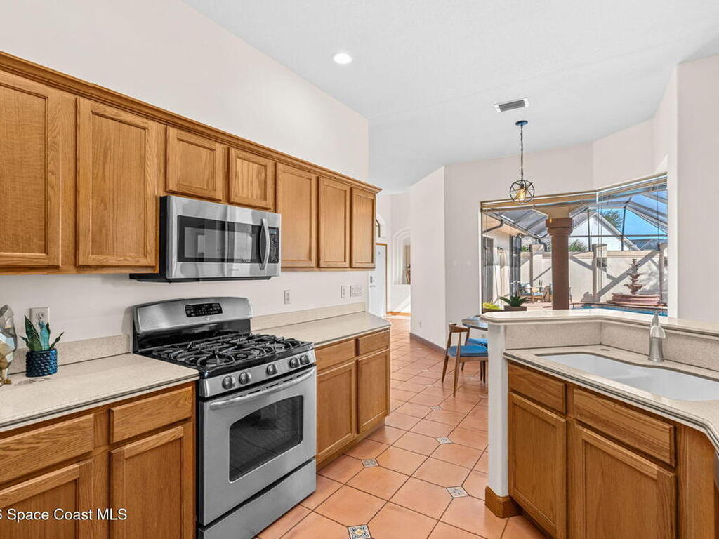 510 Lake Victoria Circle, Melbourne, FL 32940