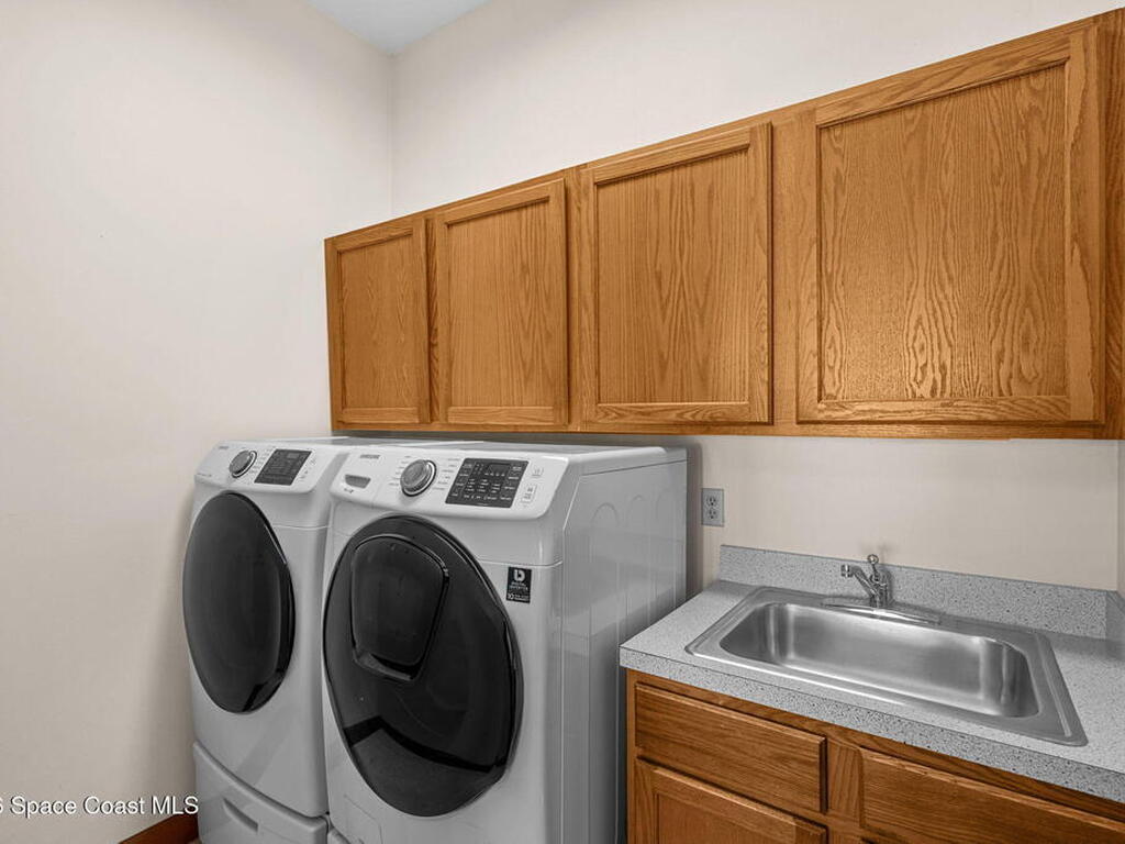 510 Lake Victoria Circle, Melbourne, FL 32940