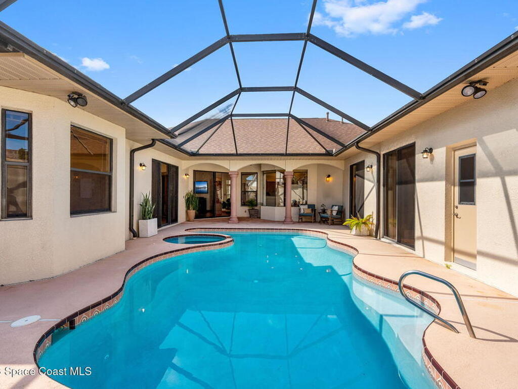 510 Lake Victoria Circle, Melbourne, FL 32940