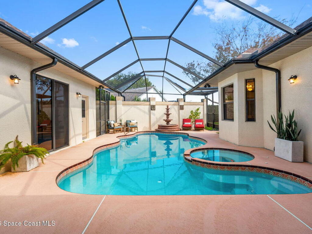 510 Lake Victoria Circle, Melbourne, FL 32940