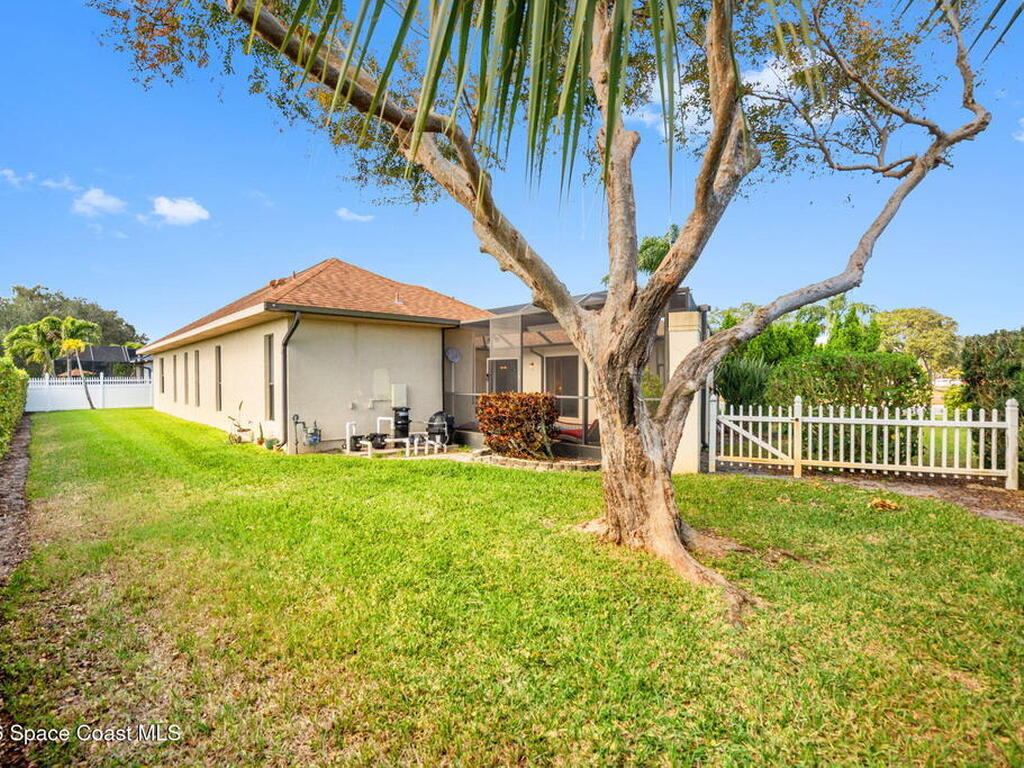 510 Lake Victoria Circle, Melbourne, FL 32940