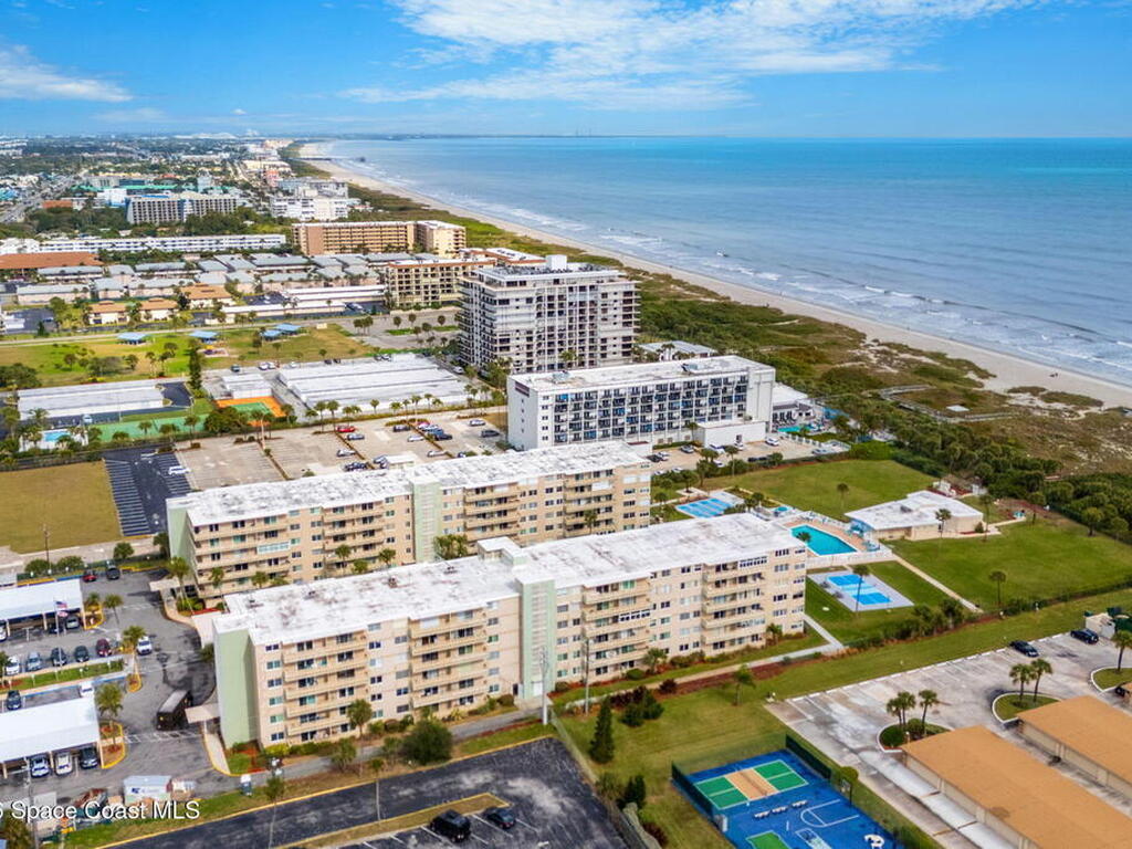 2020 N Atlantic Avenue, Cocoa Beach, FL 32931