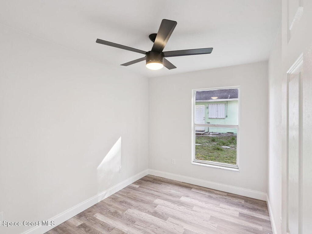 2720 Pineapple Avenue, Mims, FL 32754