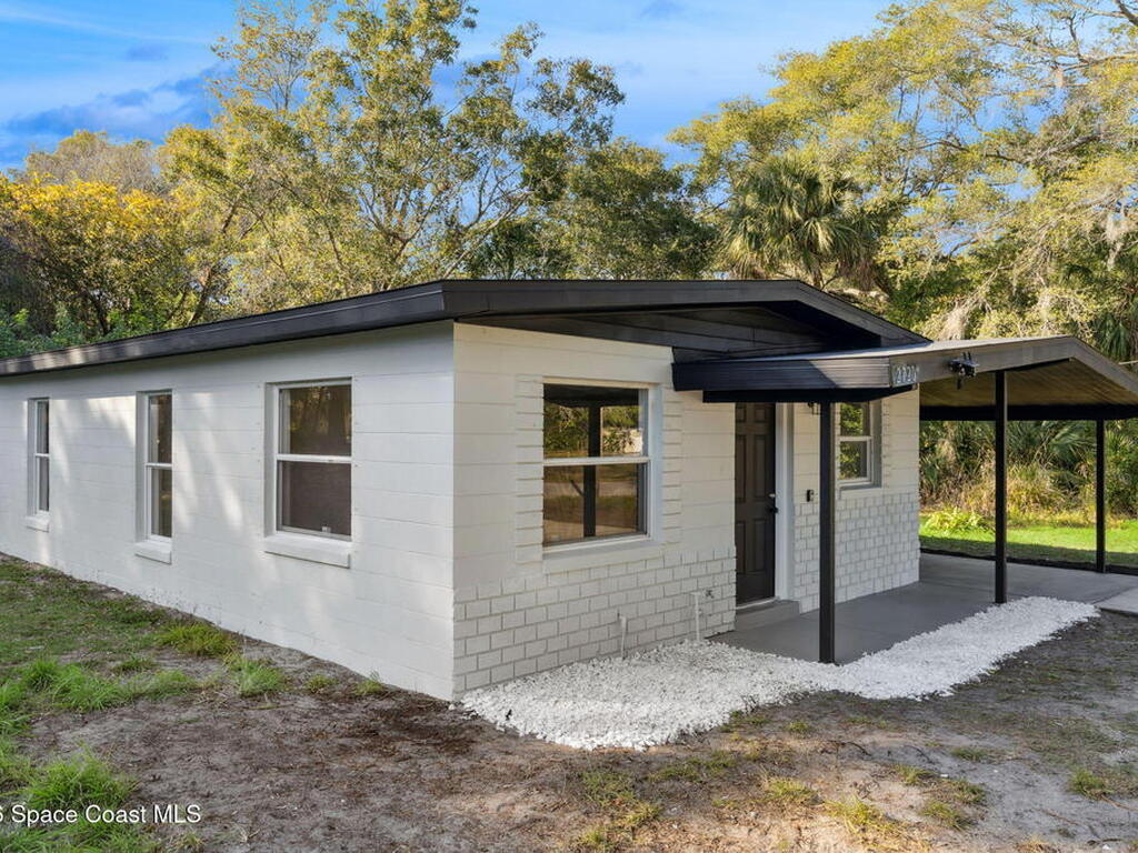 2720 Pineapple Avenue, Mims, FL 32754