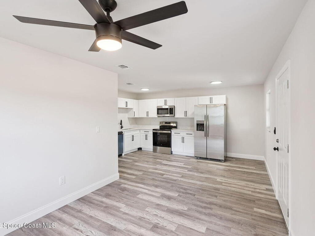 2720 Pineapple Avenue, Mims, FL 32754