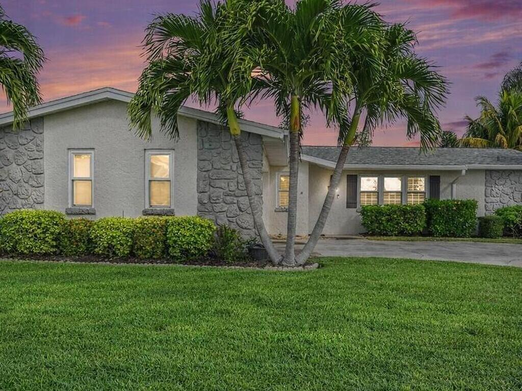214 Via De La Reina, Merritt Island, FL 32953