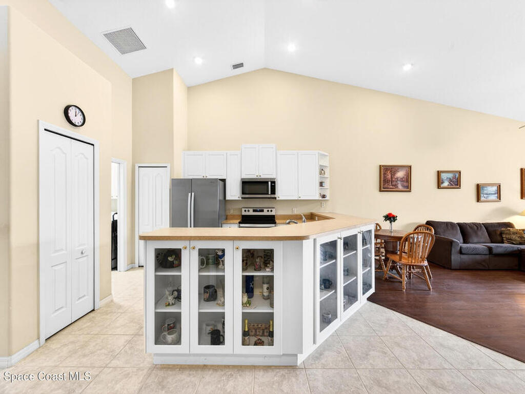 2670 Camberly Circle, Melbourne, FL 32940