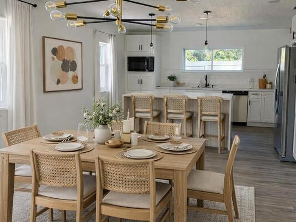 581 Calle Grande Street, Ormond Beach, FL 32174