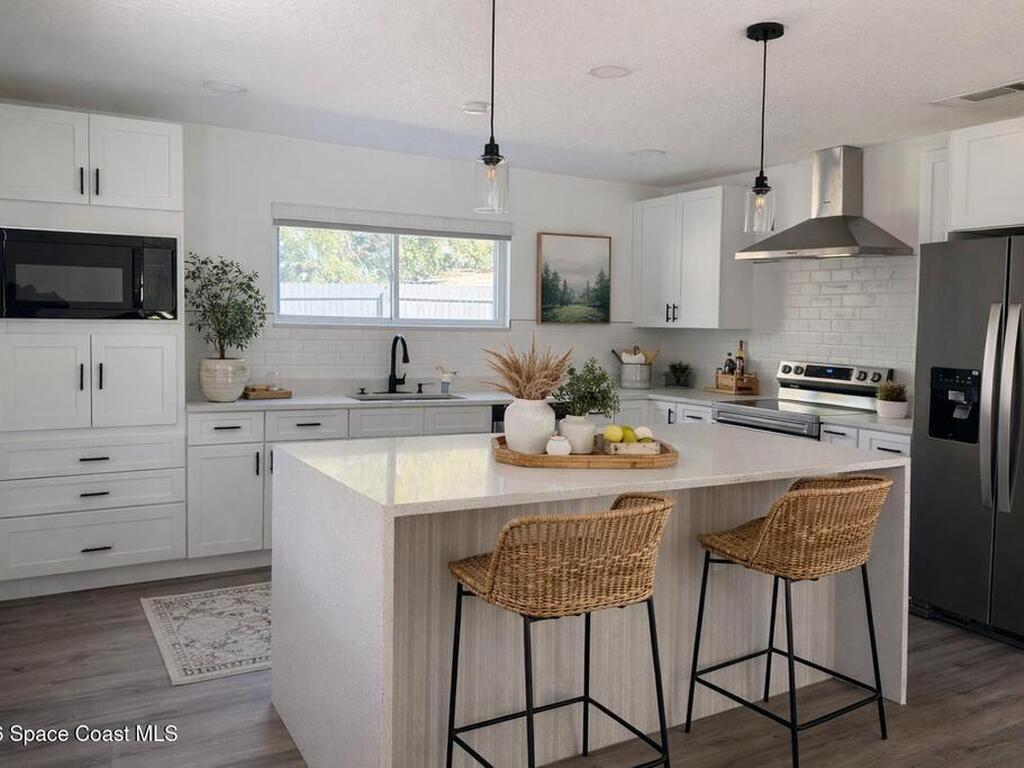 581 Calle Grande Street, Ormond Beach, FL 32174