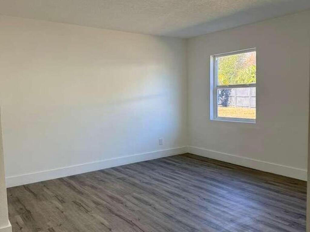 581 Calle Grande Street, Ormond Beach, FL 32174