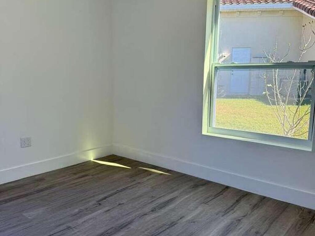 581 Calle Grande Street, Ormond Beach, FL 32174