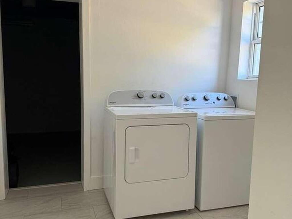 581 Calle Grande Street, Ormond Beach, FL 32174