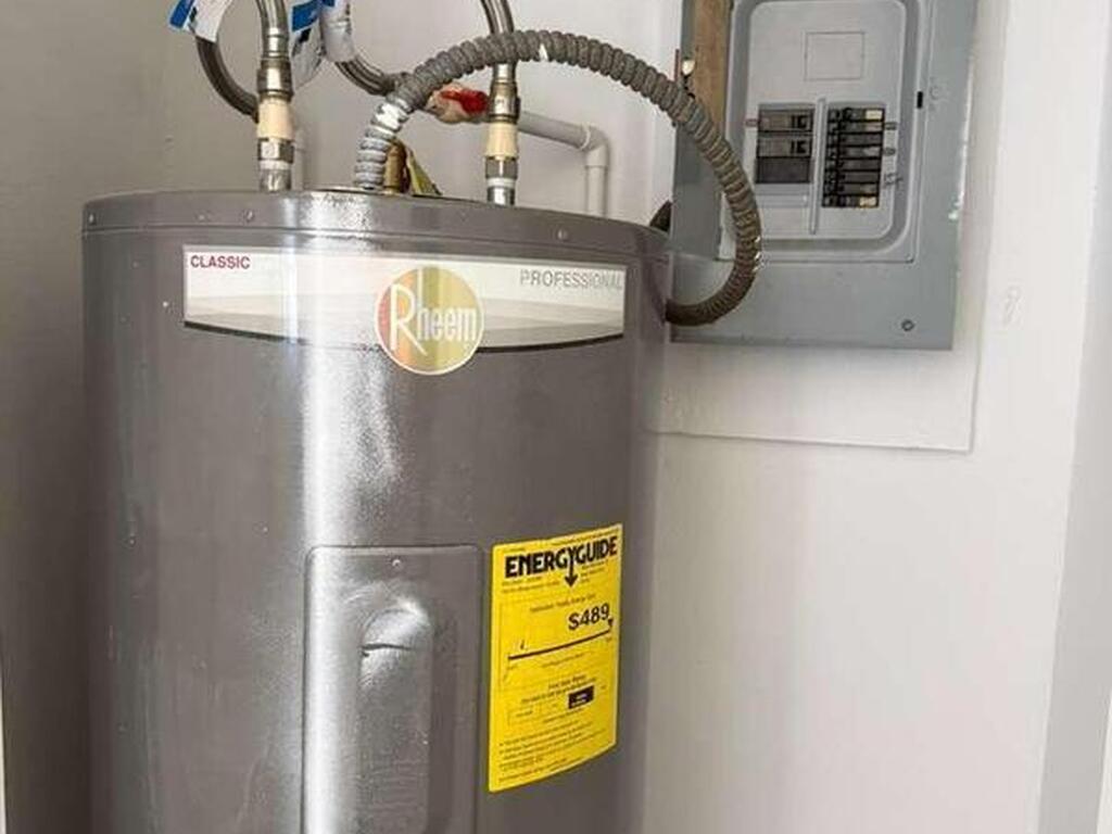 581 Calle Grande Street, Ormond Beach, FL 32174