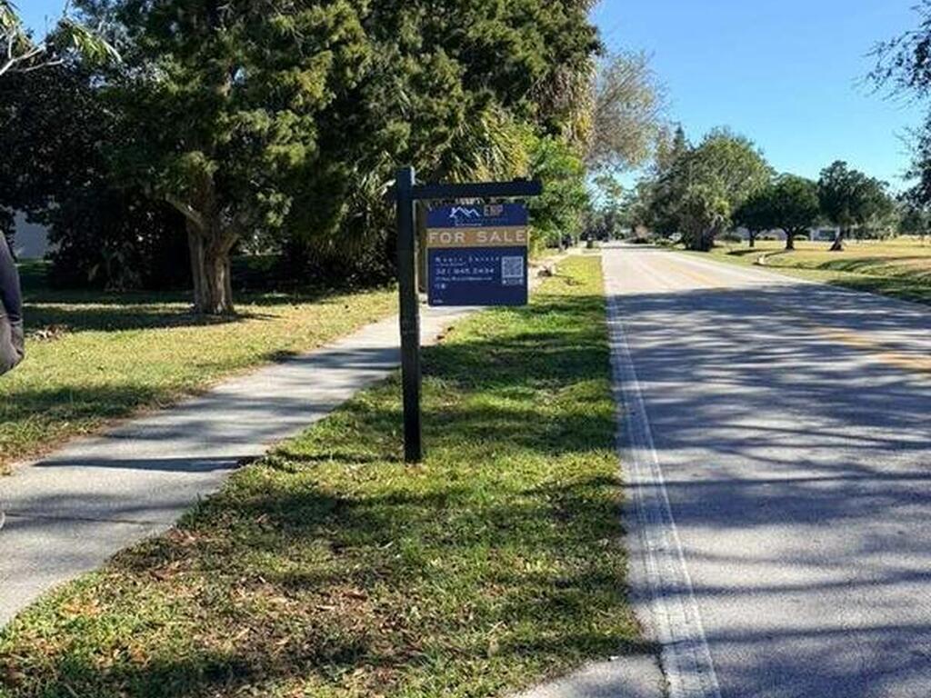 581 Calle Grande Street, Ormond Beach, FL 32174