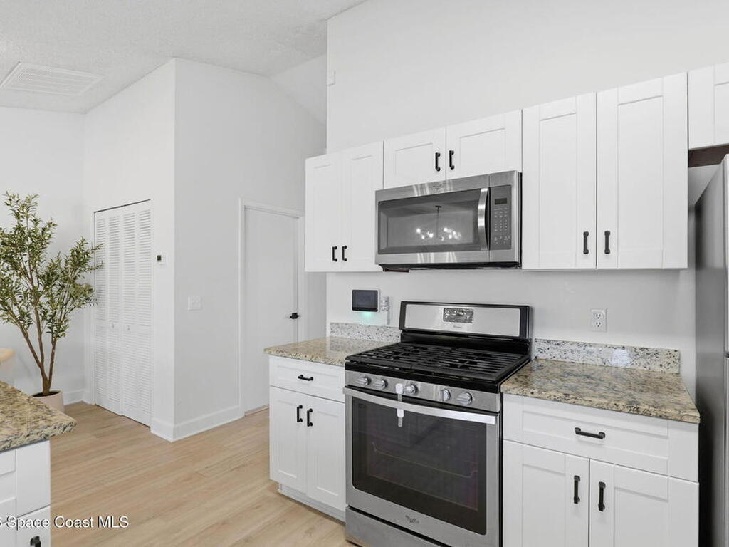 2420 Bent Pine Street, Melbourne, FL 32935