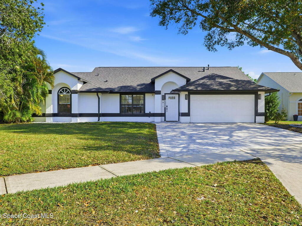 2420 Bent Pine Street, Melbourne, FL 32935