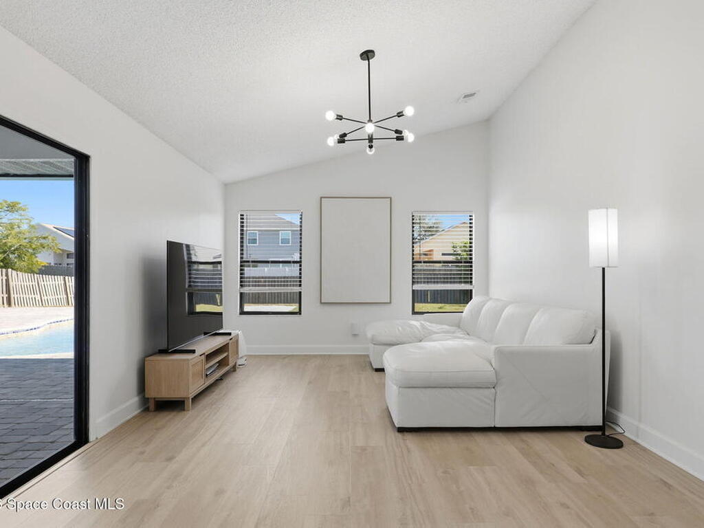 2420 Bent Pine Street, Melbourne, FL 32935